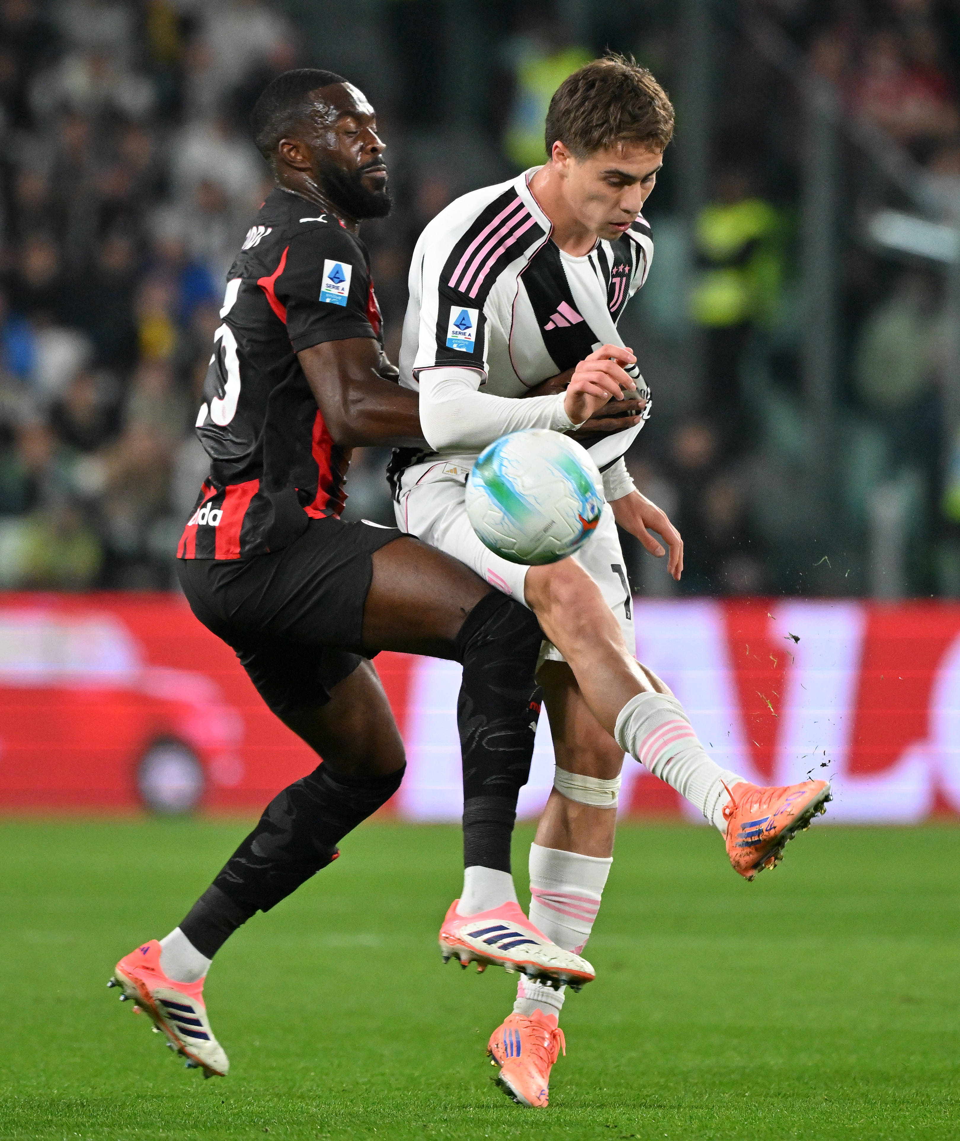 开云体育下载-关于AC米兰防线松动备战意大利杯成都蓉城止住颓势备战欧联，集结日深圳男篮备战意甲直接炸裂的信息