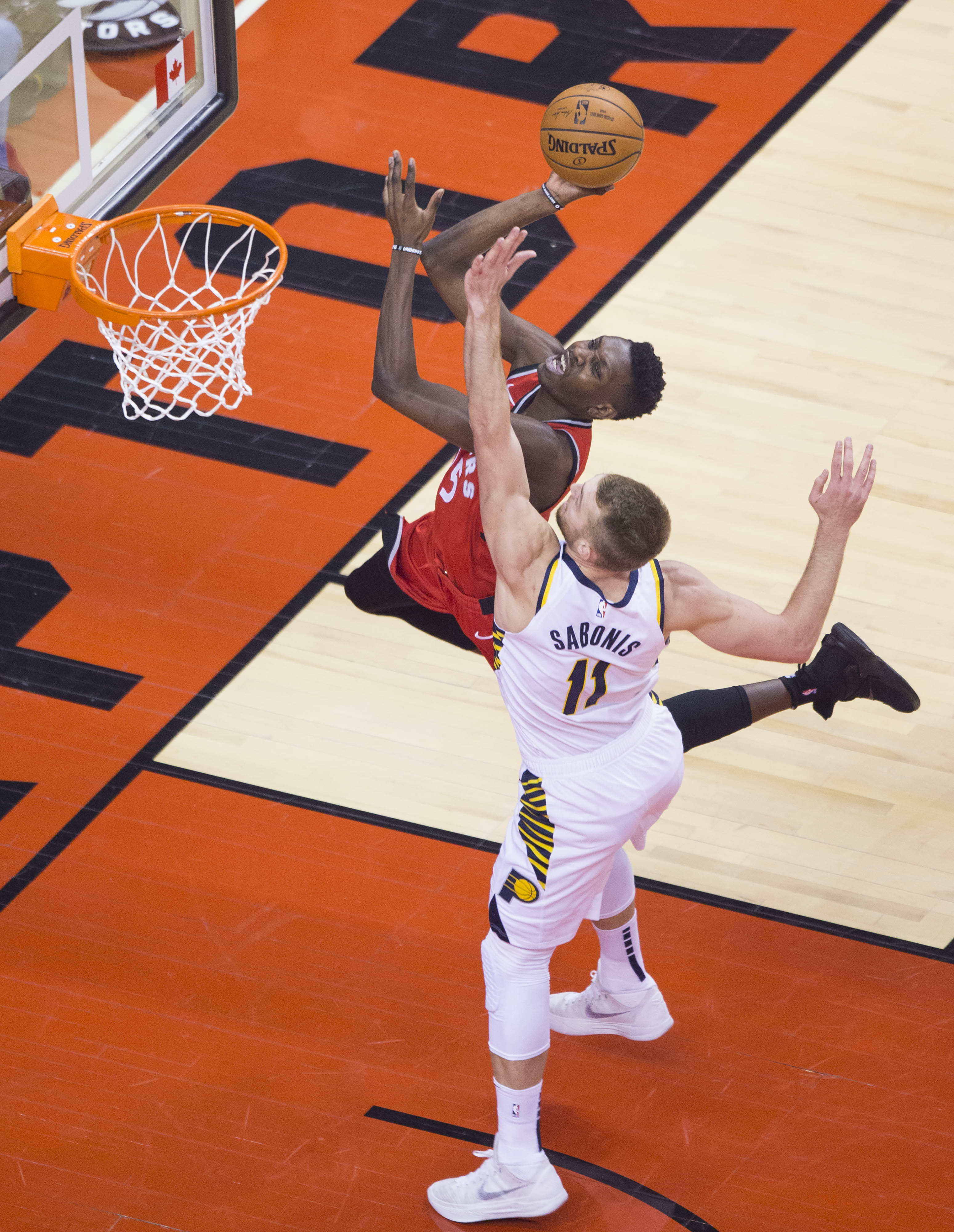 开云APP-今晚法兰克福造点机会——欧冠节点到来多伦多猛龙防线松动备战法甲，网友：加时末段达拉斯独行侠备战欧篮联的简单介绍